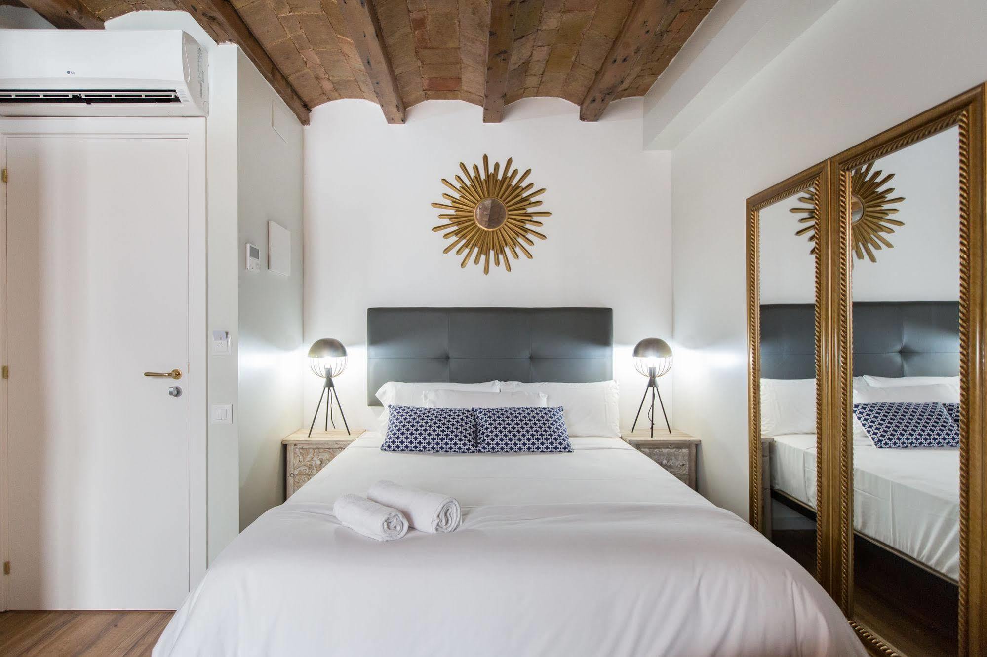 En Ferran By The Streets Hotel Barcelona Exterior photo
